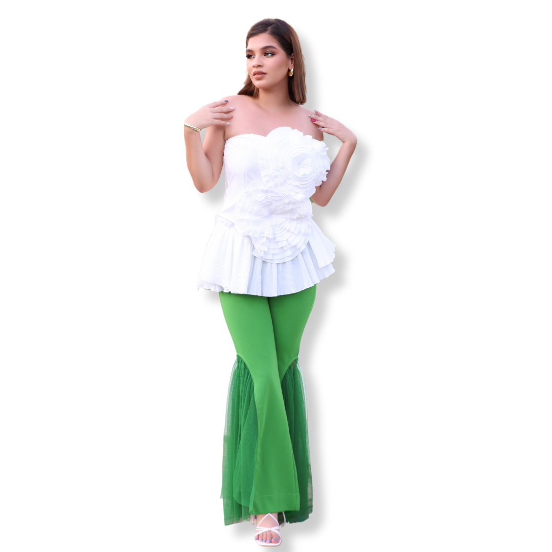 Pantalón acampanado verde con tull
