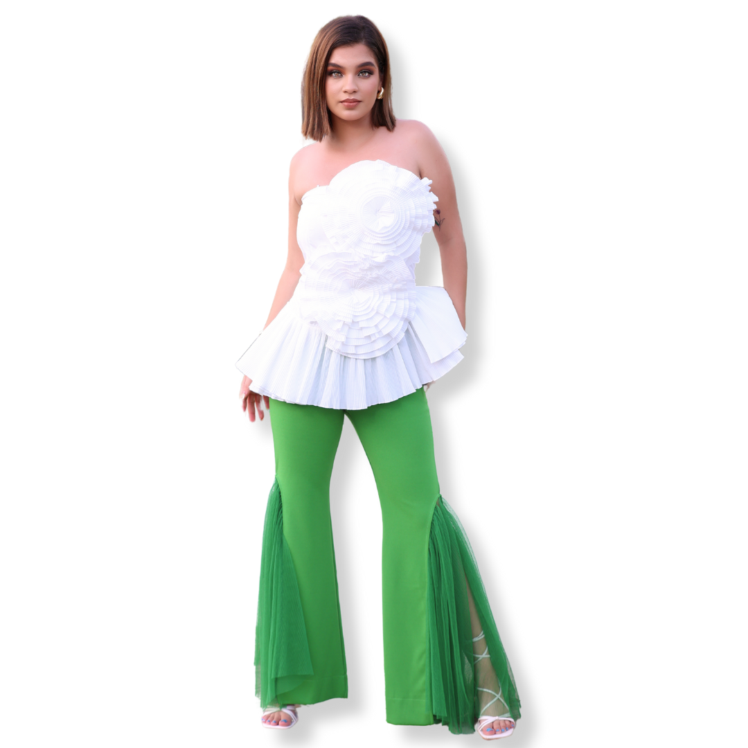 Pantalón acampanado verde con tull